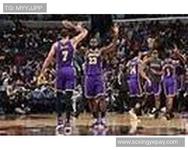 湖人队不敌雄鹿，詹姆斯发挥一般却不乏亮点